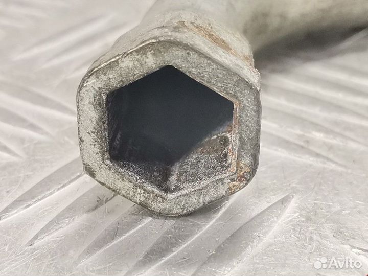 Ключ Volkswagen Passat B5 2001 4D0012219A