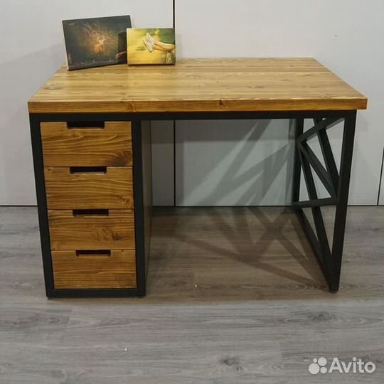 Стол в стиле лофт