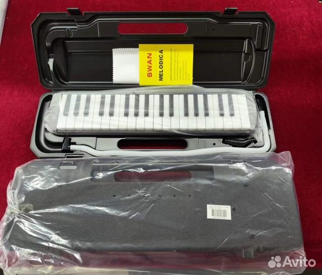 Мелодика 37 клавиш, жесткий чехол Swan SW37J-3-BK