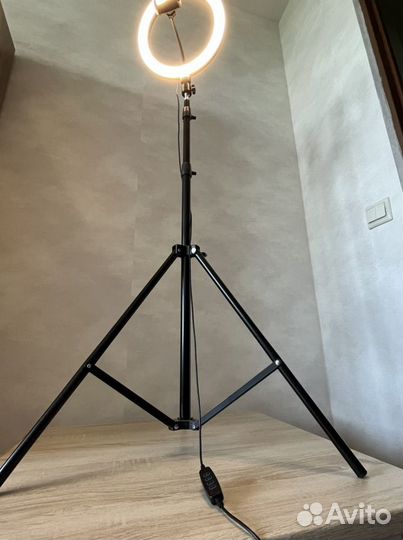 Кольцевая светодиодная лампа 26см со штативом 2 м