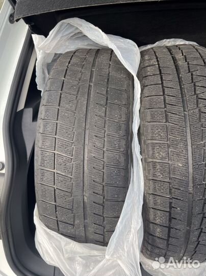 Bridgestone Blizzak Revo GZ 215/60 R17 96S
