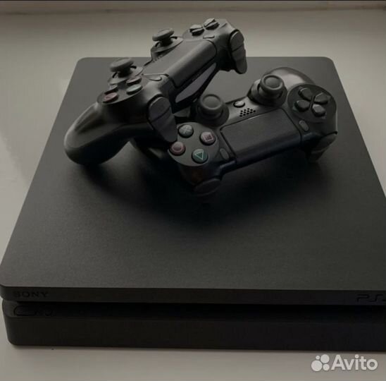 Sony PS4 slim 1tb + 2 джойстика + зарядная станция
