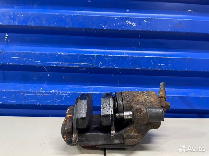 Суппорт передний левый Volkswagen Golf MK4 1.4 AXP