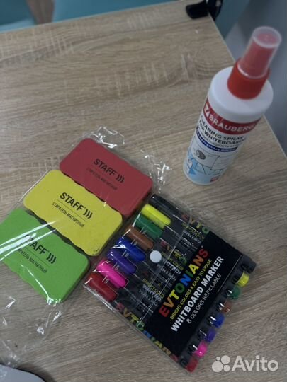 Маркерная доска + новые маркеры, губки