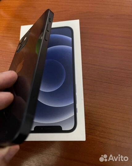 iPhone 12, 64 ГБ