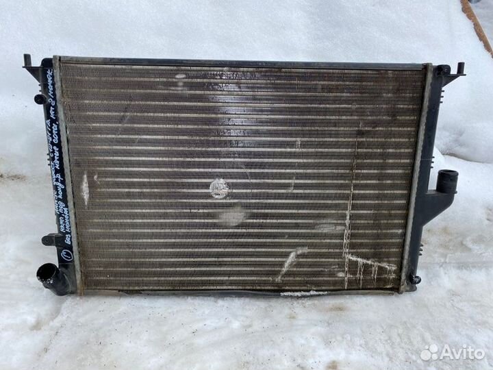 Радиатор охлаждения двигателя LADA Largus