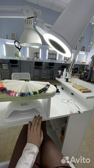 Подставка для маникюра полка