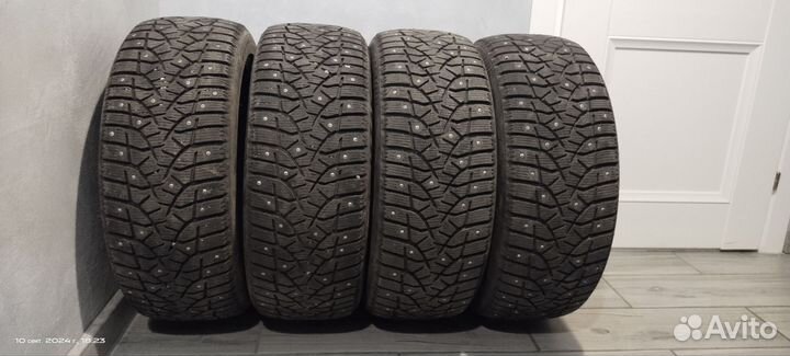 Bridgestone Blizzak Spike-02 225/45 R18 91T