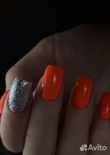 Мастер маникюра и администратор