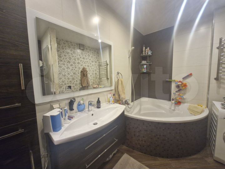 3-к. квартира, 80 м², 16/30 эт.