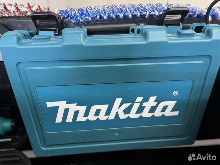 Новый перфоратор Makita HR2470