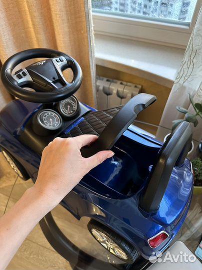 Машинка-каталка bmw