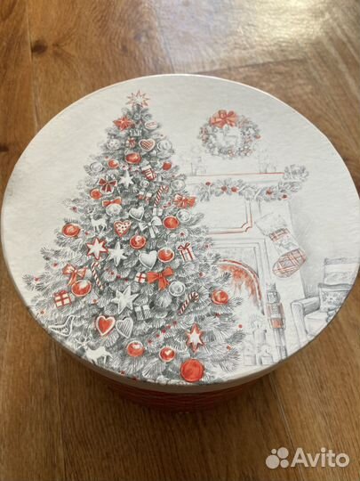 Коробка для новогодних подарков