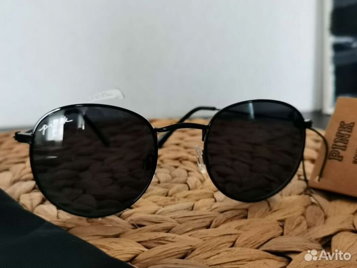 Солнцезащитные очки Viktoria's Secret