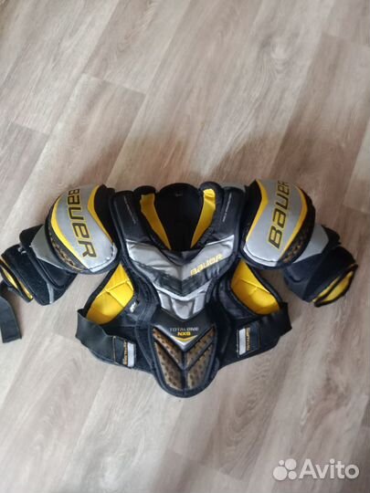Нагрудник хоккейный Bauer supreme totalone nxg