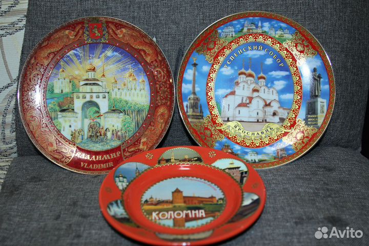 Набор фарфоровых тарелок