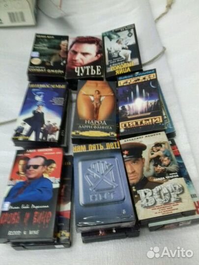 27 видеокассет