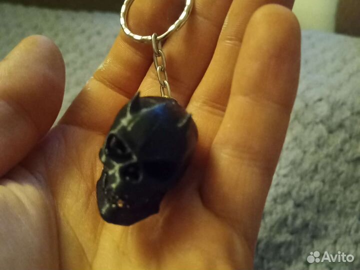 Брелок на ключи череп