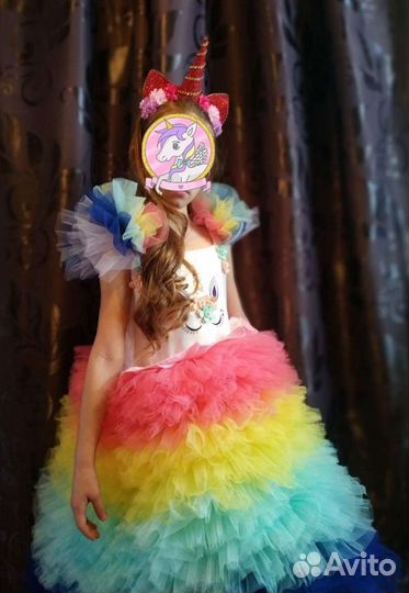 Платье праздничное