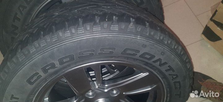 Continental ContiCrossContact AT 215/65 R16 98T