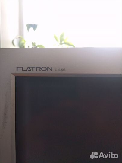 Монитор LG flatron L1530s