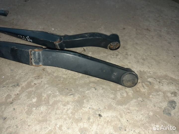 Поводок стеклоочистителя SsangYong Actyon 2 2011