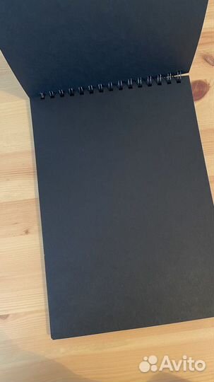 Скетчбук с черными листами
