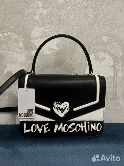 Продам оригинальную сумку Moschino