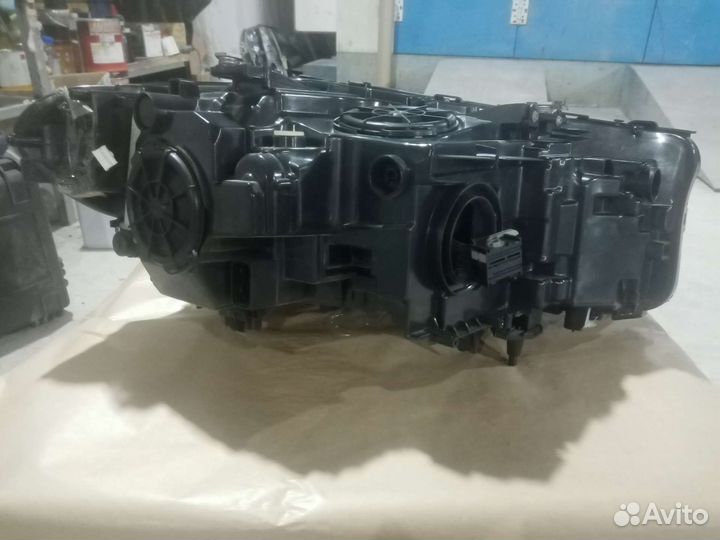 BMW 530i G30/31 Фара передняя левая