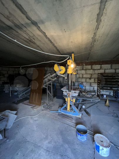 Производство, 1050 м²