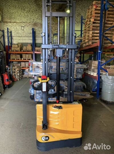 Штабелер самоходный