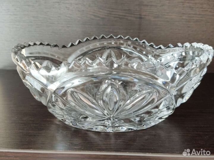 Хрустальная ваза