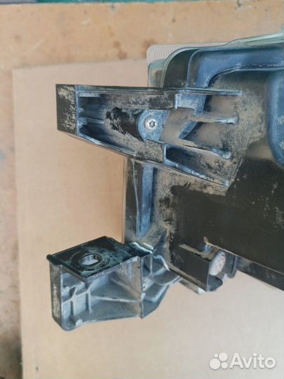 Фара правая галогеновая для Toyota Hilux 2021 г