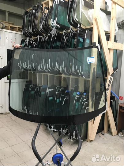 Лобовое стекло Тойота Ипсум