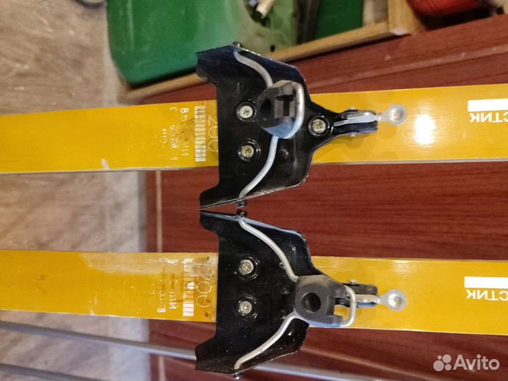 Беговые лыжи, палки и ботинки