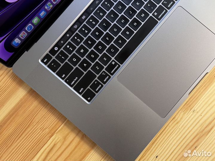 Крутой MacBook Pro 16 32GB, 2TB, 8GB GPU