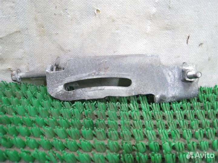 Натяжитель ремня Toyota Avensis T27 2011