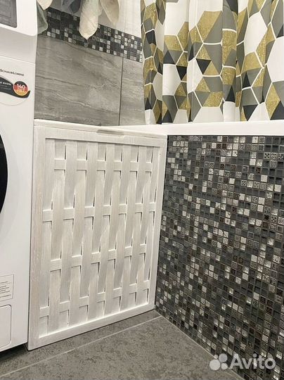 Плетенная корзина для белья из дерева