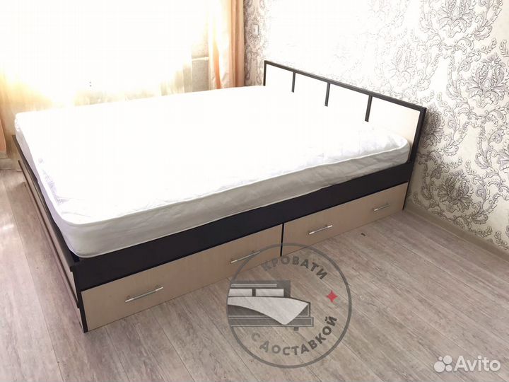 Кровать