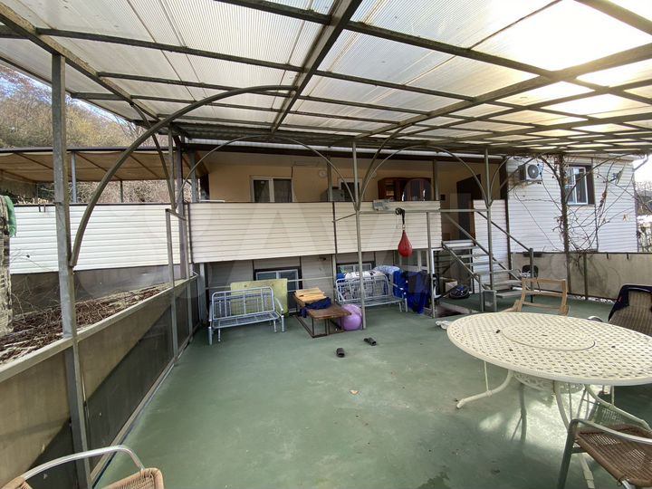 Дом 250 м² на участке 5 сот.