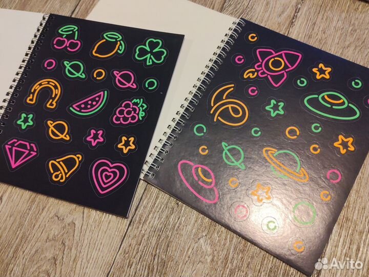 Тетради в клетку 48 л. с наклейками. цена за все