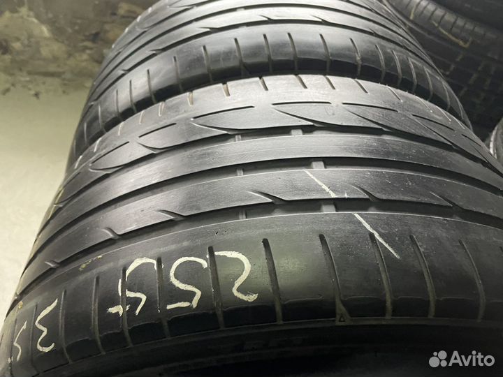 Bridgestone Potenza S001 255/35 R19 92Y