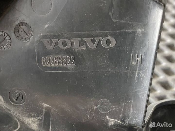 Накладка кронштейна зеркала лев. Volvo FH5