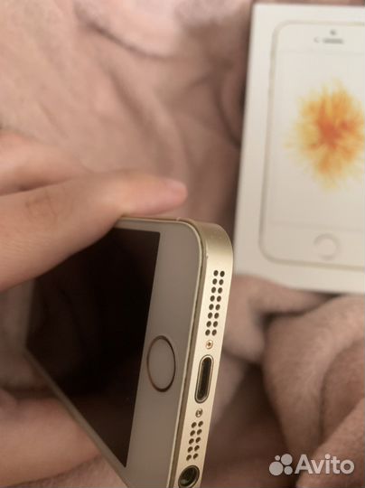 Телефон iPhone se 2017