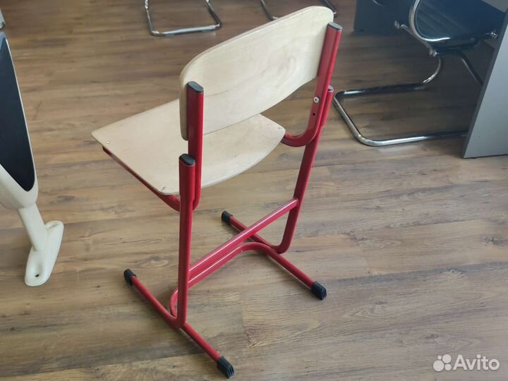 Стул школьный