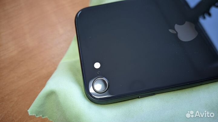 iPhone SE (2020), 64 ГБ