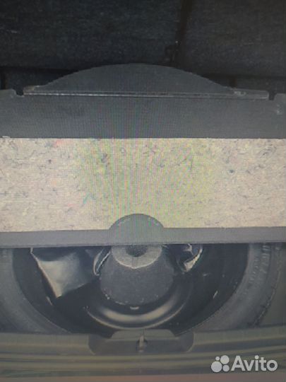 Подставка под полку в багажнике Toyota Vitz 2010