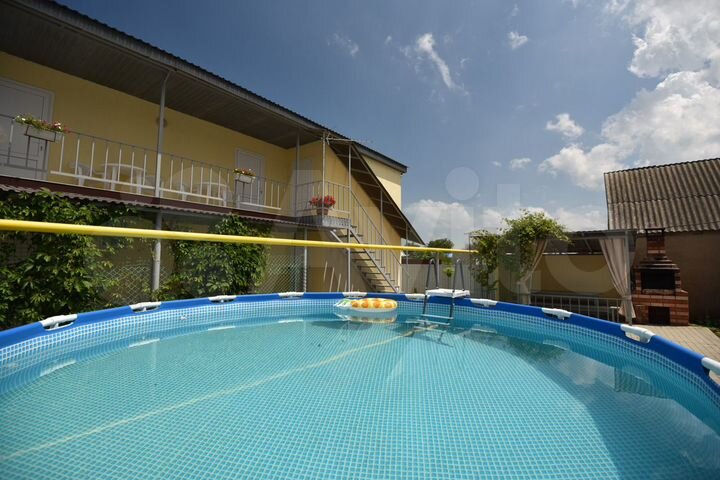 Комната 18 м² в > 9-к., 1/2 эт.