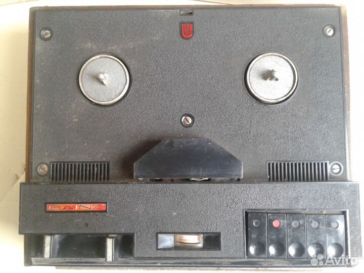 Магнитофон 