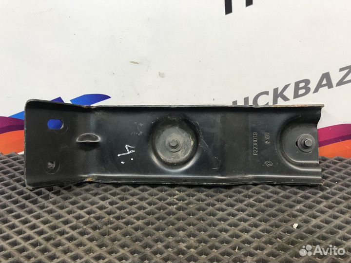 Кронштейн спойлера Renault T